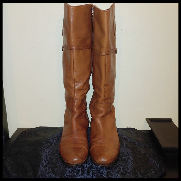 Etienne Aigner Chastity Leather Boots 9.5 (Closer to 8.5 or 9) - Picture 4 of 13